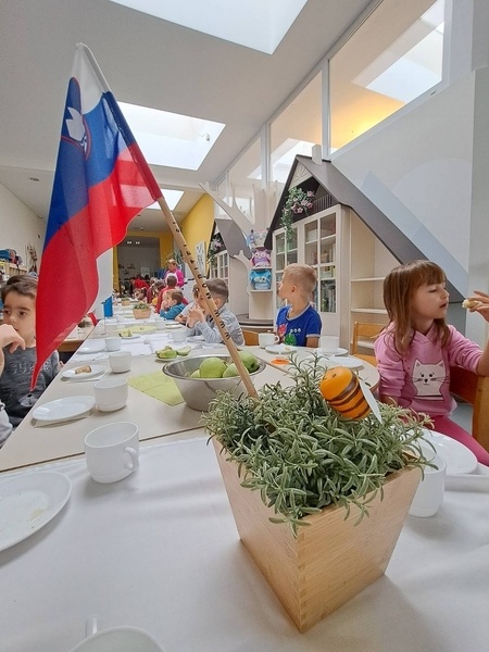 kategorija Tradicionalni slovenski zajtrk v Sneguljčici